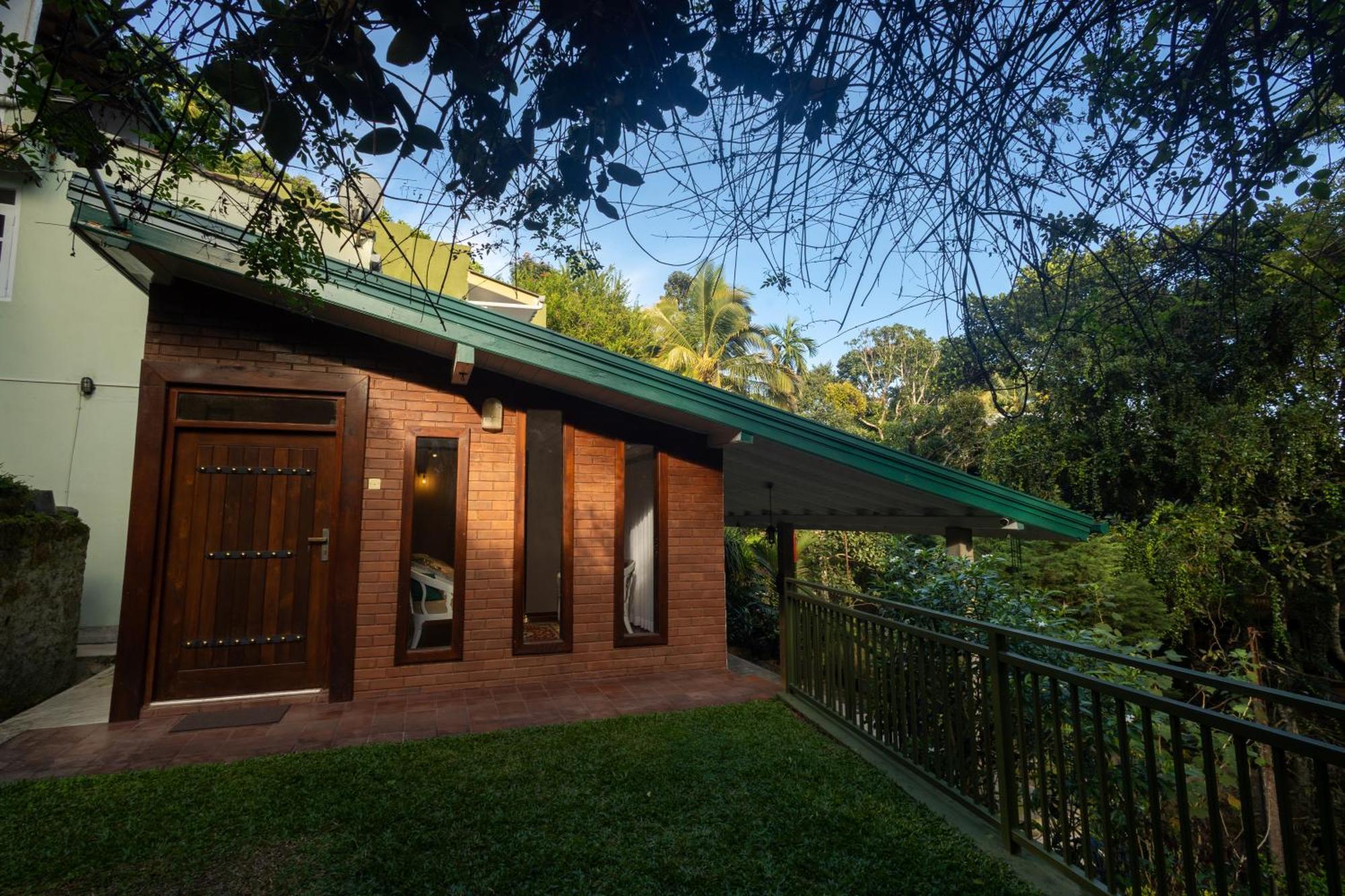 Greenwood Edge Kandy Esterno foto