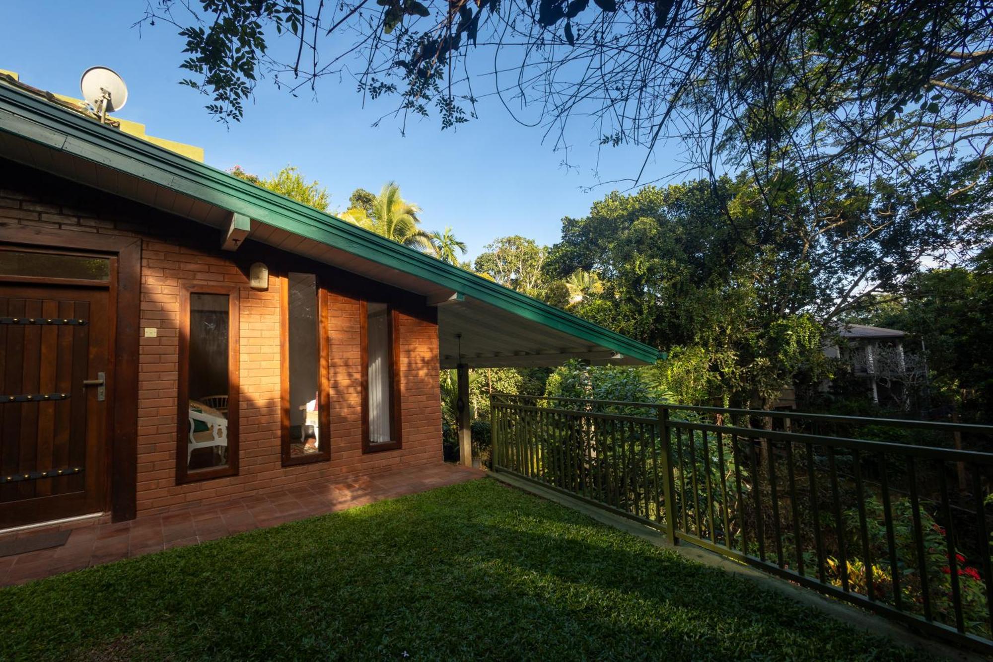Greenwood Edge Kandy Esterno foto